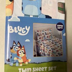 Holiday Bluey Twin Sheet Set - Multicolor